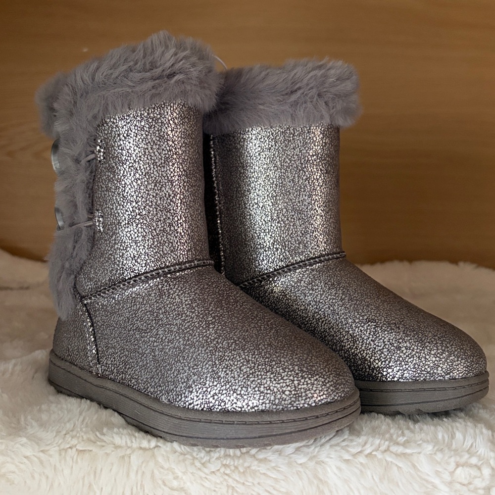 ✨$19✨NWT•Jumping Beans Noraa Toddler Girls Faux-Fur Boots | Silver Sparkle | 8T